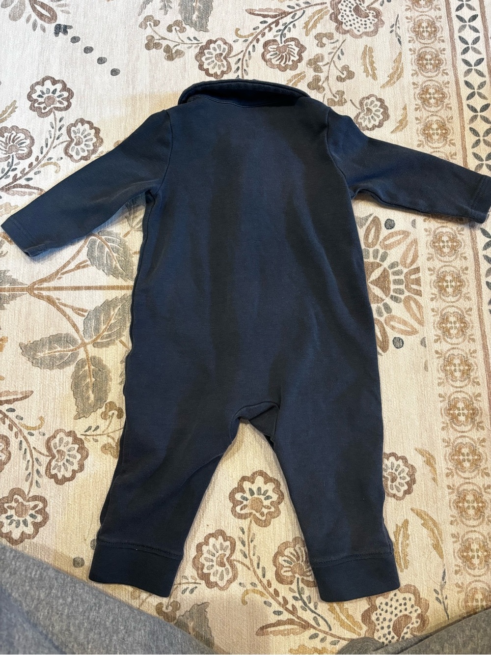 Amazon Essentials Navy Blue Long-Sleeve Footed Baby One-Piece - Picture 2 of 3